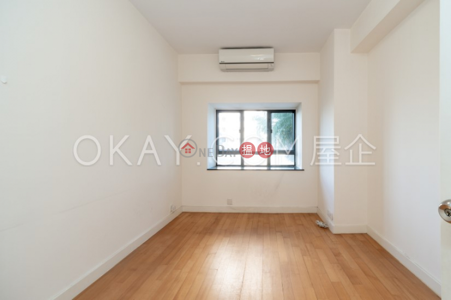 Exquisite 3 bedroom with terrace & parking | For Sale | Hong Villa 峰景 Sales Listings
