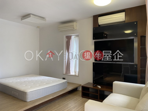 Tasteful studio with balcony | Rental, Centrestage 聚賢居 | Central District (OKAY-R83360)_0