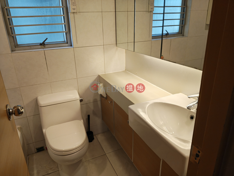 Three bedrooms, nice view, renovated, ready to move in 8 Fuk Lee Street | Yau Tsim Mong | Hong Kong | Rental HK$ 26,500/ month