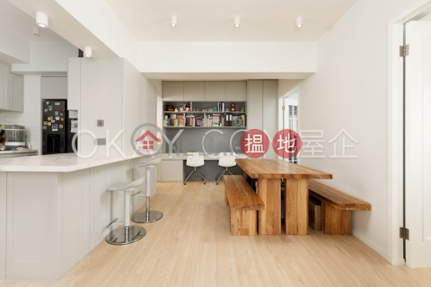 Nicely kept 2 bedroom in Wan Chai | Rental | Yue King Building 愉景樓 _0