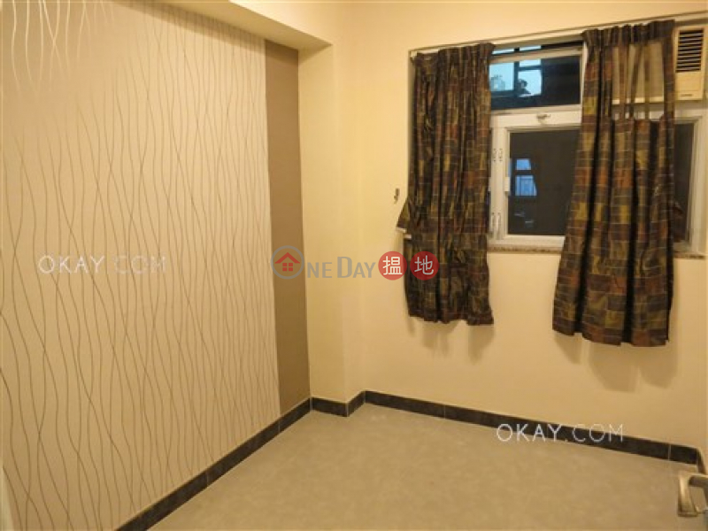 Generous 2 bedroom on high floor with rooftop | Rental 14 Tai Yuen Street | Wan Chai District | Hong Kong | Rental, HK$ 21,000/ month