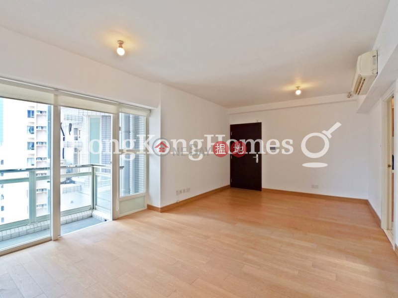 3 Bedroom Family Unit for Rent at Centrestage | Centrestage 聚賢居 Rental Listings