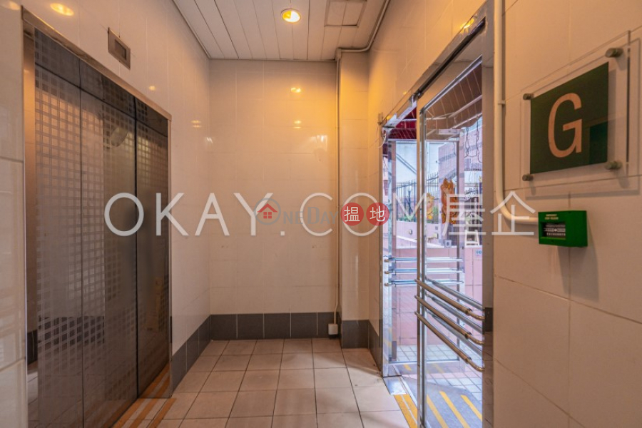 HK$ 29,000/ month, Scenic Rise, Western District | Generous 3 bedroom on high floor | Rental