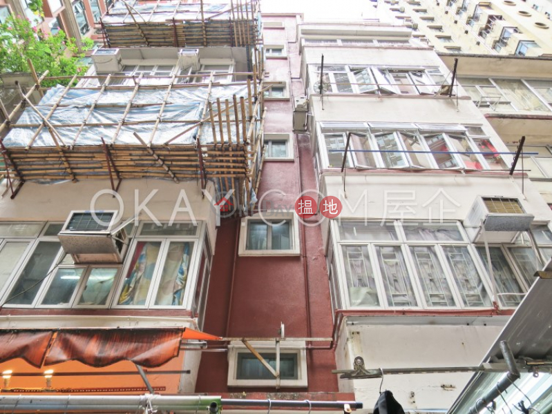 HK$ 9M | 14 Tai Yuen Street, Wan Chai District | Generous 2 bedroom on high floor with rooftop | For Sale