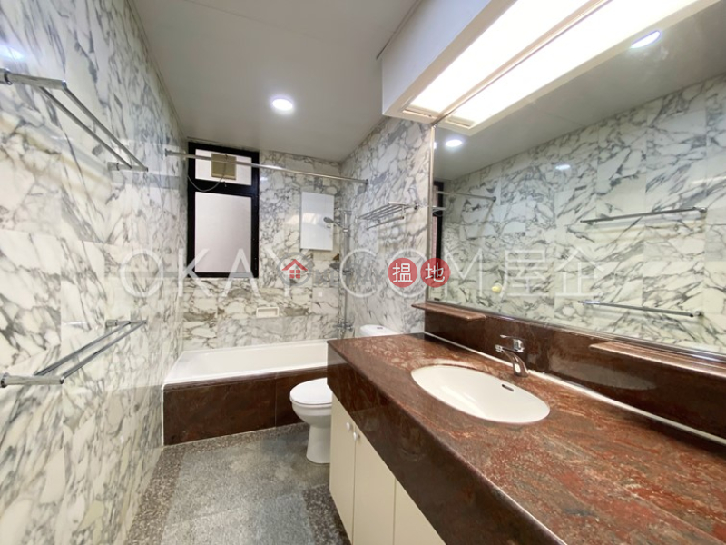 3房2廁,星級會所,連車位,露台《薈萃苑出租單位》|薈萃苑(Regal Crest)出租樓盤 (OKAY-R20618)