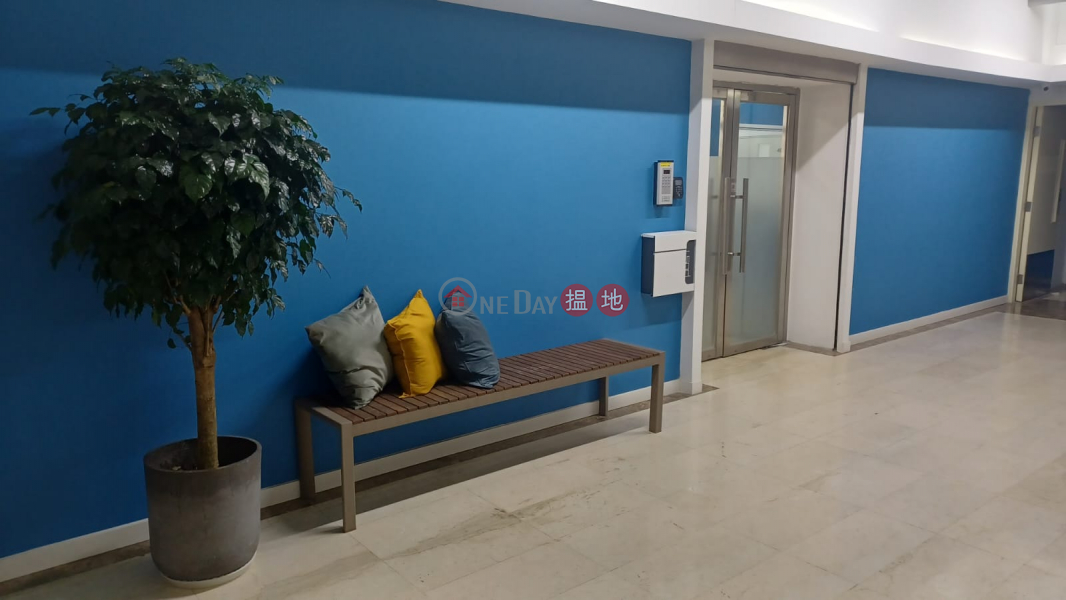 Sunny & Bright, Cozy Creative workshops and Storage Spaces | Victory Factory Building 勝利工廠大廈 Rental Listings