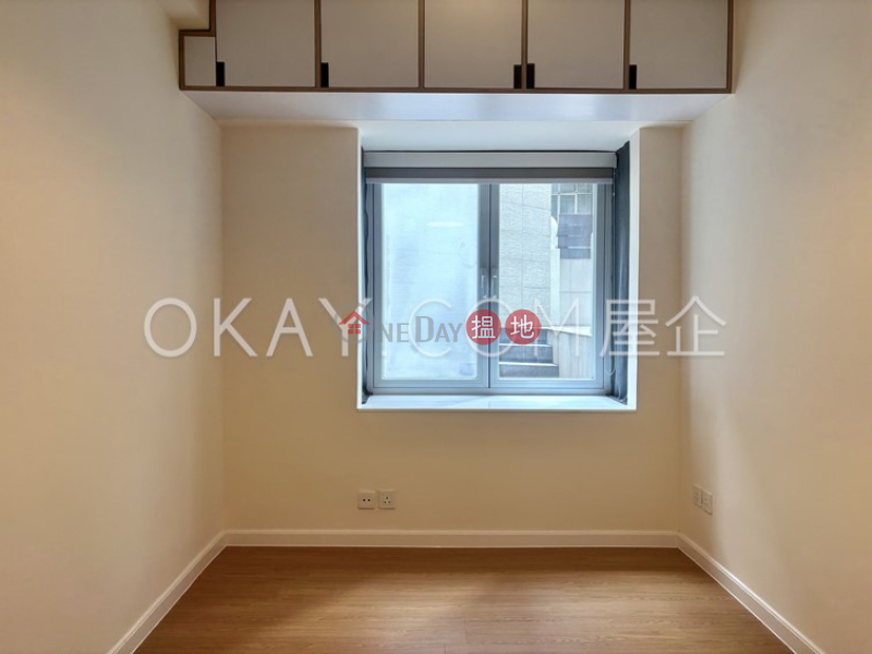 HK$ 9M Windsor Court Western District, Rare 1 bedroom with terrace | For Sale