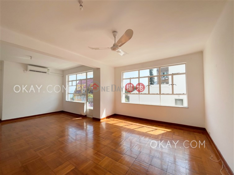 Lovely 3 bedroom with balcony & parking | Rental | 52 Stanley Village Road 赤柱村道52號 Rental Listings