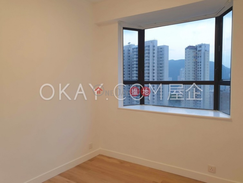 HK$ 35,500/ 月-龍華花園灣仔區-3房2廁,極高層,連車位龍華花園出租單位