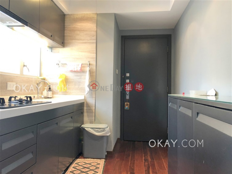 HK$ 15,000/ month | Wah Fai Court Western District, Intimate 1 bedroom on high floor | Rental
