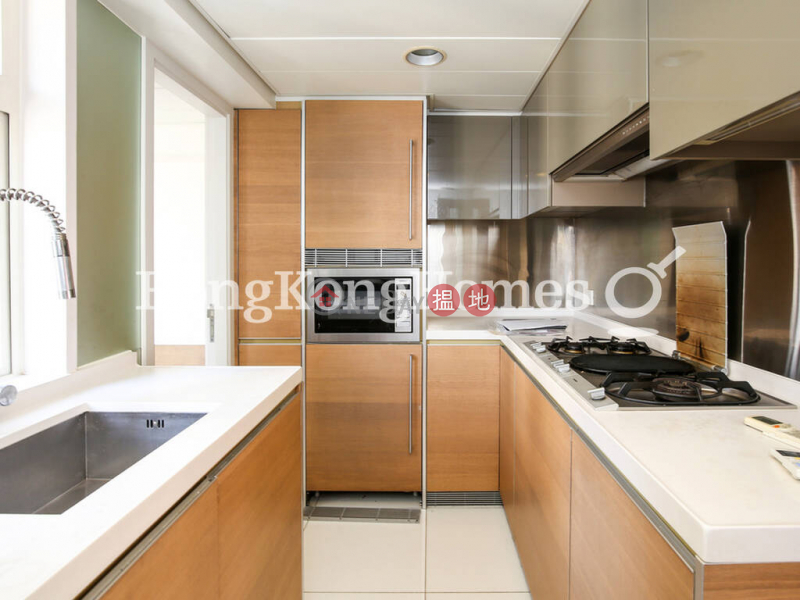 3 Bedroom Family Unit for Rent at Centrestage | Centrestage 聚賢居 Rental Listings