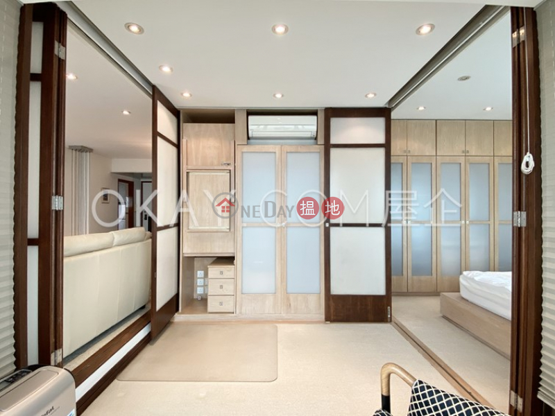 HK$ 18.5M | Hillsborough Court Central District | Lovely 1 bedroom on high floor with parking | For Sale