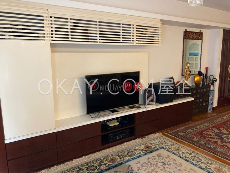 Efficient 3 bedroom with balcony & parking | For Sale | Park View Court 恆柏園 Sales Listings