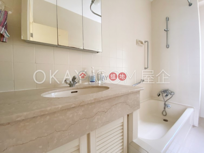 HK$ 103,000/ month Tai Tam Crescent Southern District | Unique 3 bedroom with terrace, balcony | Rental