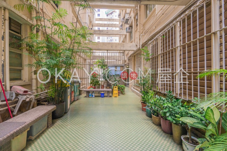 Nicely kept 2 bedroom in Mid-levels West | For Sale | Minerva House 文華大廈 Sales Listings