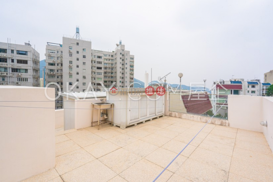 HK$ 150M Repulse Bay Heights Southern District | Lovely house with rooftop & parking | For Sale