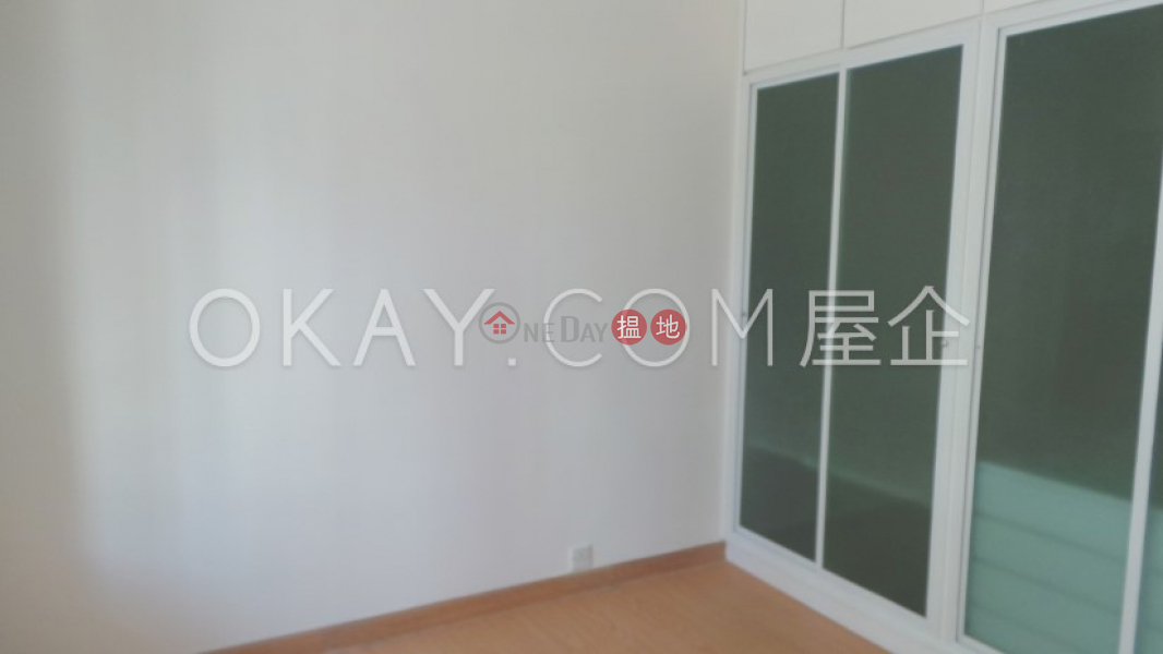 Efficient 4 bedroom with parking | For Sale | Beverly Villa Block 1-10 碧華花園1-10座 Sales Listings