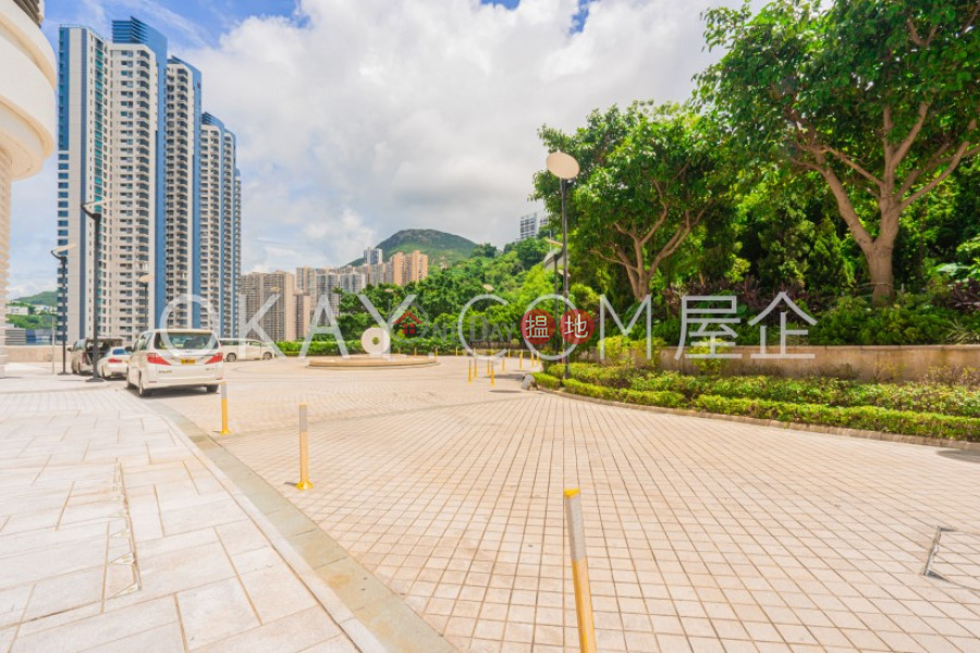Stylish 3 bedroom on high floor with balcony | Rental | Phase 6 Residence Bel-Air 貝沙灣6期 Rental Listings