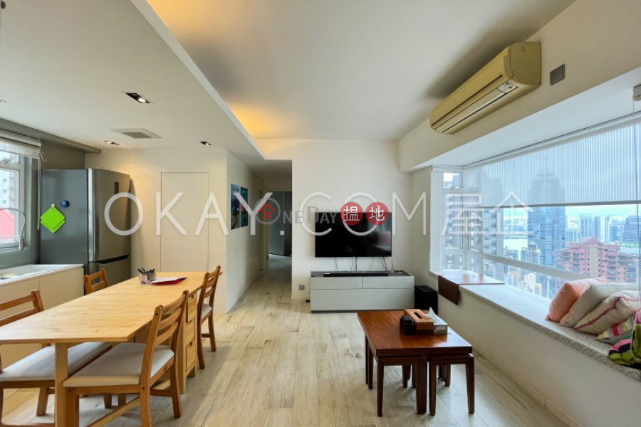 Nicely kept 2 bedroom with parking | For Sale | Conduit Tower 君德閣 Sales Listings