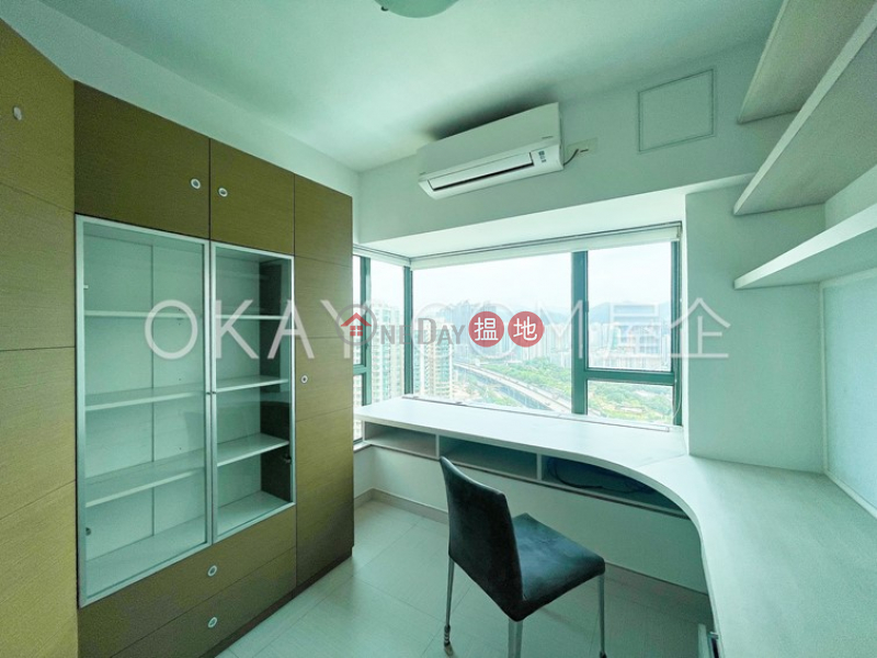 Lovely 2 bedroom on high floor | Rental 11 Hoi Fai Road | Yau Tsim Mong Hong Kong, Rental, HK$ 40,000/ month