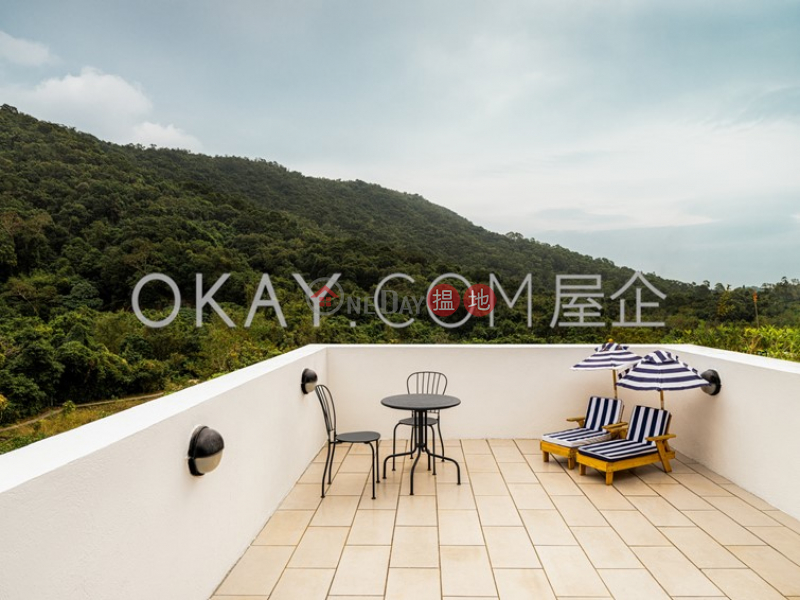 Luxurious house with rooftop & parking | Rental | Tai Po Tsai 大埔仔 Rental Listings