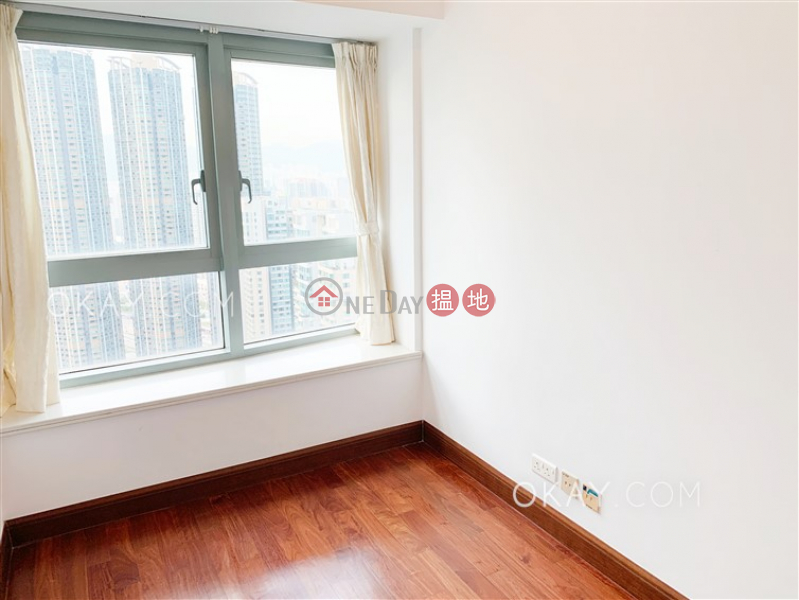 Tasteful 2 bedroom in Kowloon Station | Rental | The Harbourside Tower 3 君臨天下3座 Rental Listings
