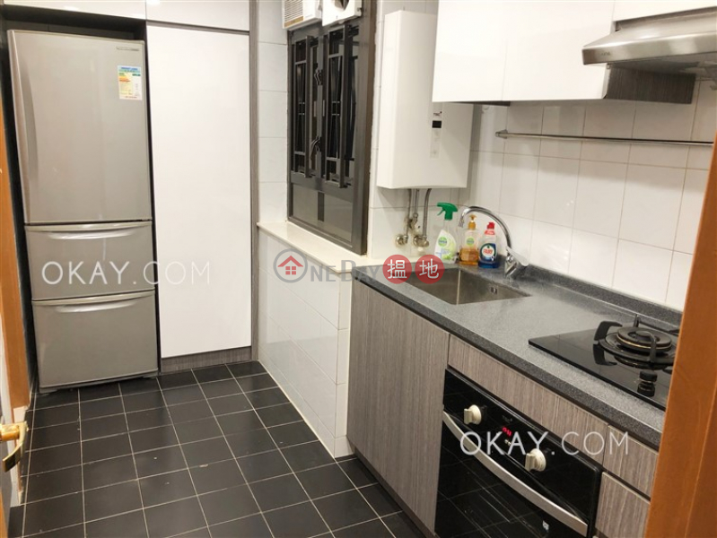 HK$ 45,000/ month | 37-41 Happy View Terrace | Wan Chai District Efficient 3 bedroom with parking | Rental