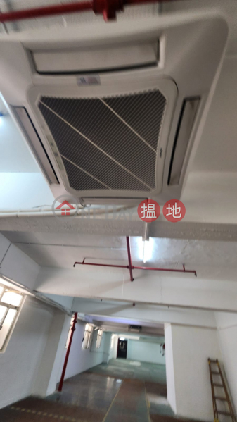 Roxy Industrial Centre | Middle | Industrial Rental Listings | HK$ 180,948/ month