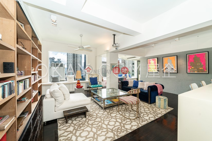 HK$ 3,180萬-晨光大廈-中區2房2廁,實用率高,露台晨光大廈出售單位