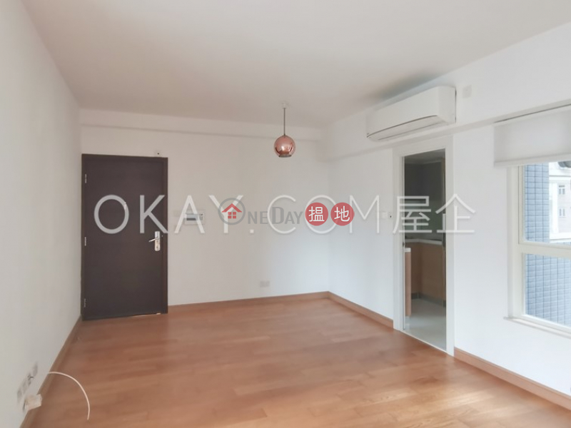 Elegant 3 bedroom with balcony | Rental, Centrestage 聚賢居 Rental Listings | Central District (OKAY-R74955)