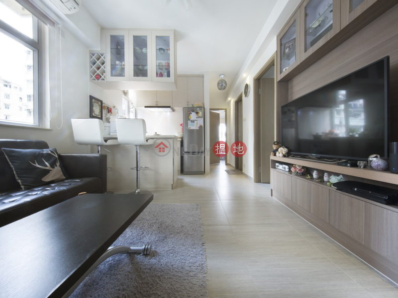 3 Bedroom Family Flat for Sale in Mid Levels West | On Fung Building 安峰大廈 Sales Listings