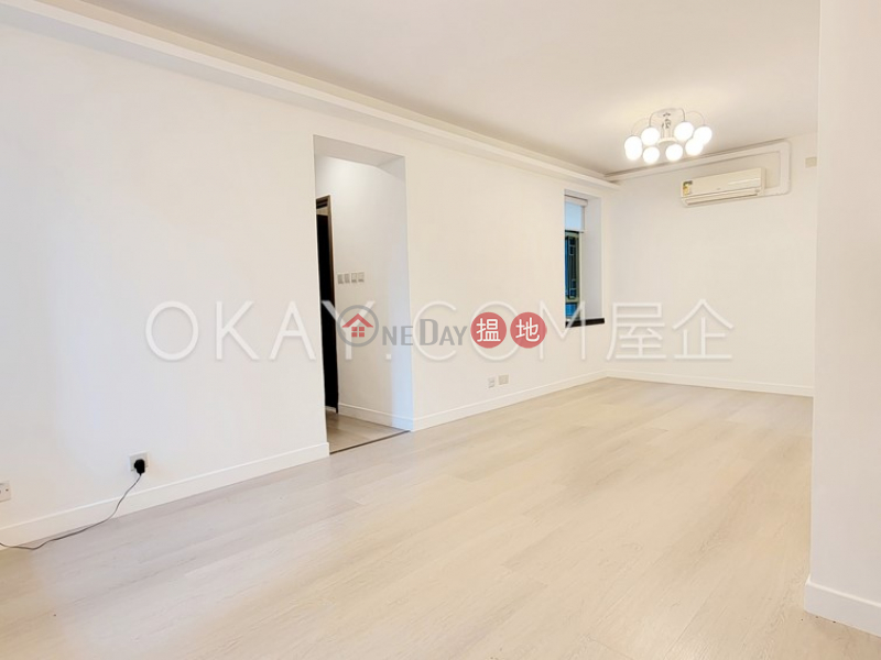 Gorgeous 3 bedroom in Wan Chai | Rental, Royal Court 皇朝閣 Rental Listings | Wan Chai District (OKAY-R20655)