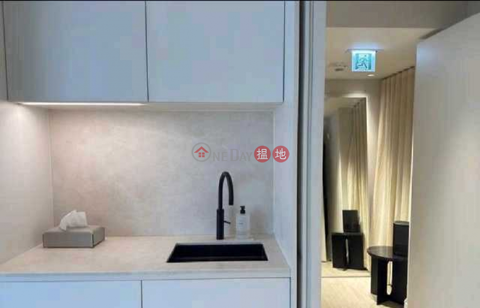 TEL: 98755238 | 4-6 Morrison Hill Road | Wan Chai District | Hong Kong Rental HK$ 28,200/ month