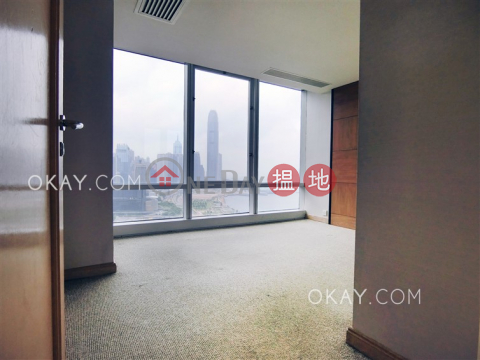 Charming 1 bedroom on high floor with sea views | Rental|Convention Plaza Apartments(Convention Plaza Apartments)Rental Listings (OKAY-R31120)_0