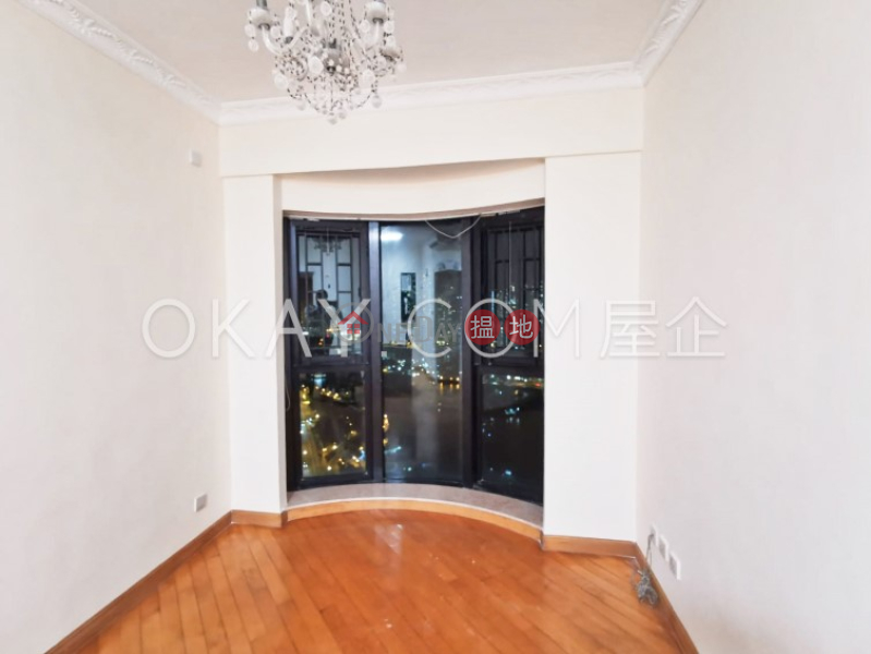 Intimate 3 bedroom on high floor | For Sale | Bayshore Apartments 海峰華軒 Sales Listings