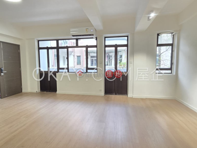 HK$ 38,000/ month | Hillview Garden Western District | Nicely kept 3 bedroom with balcony | Rental