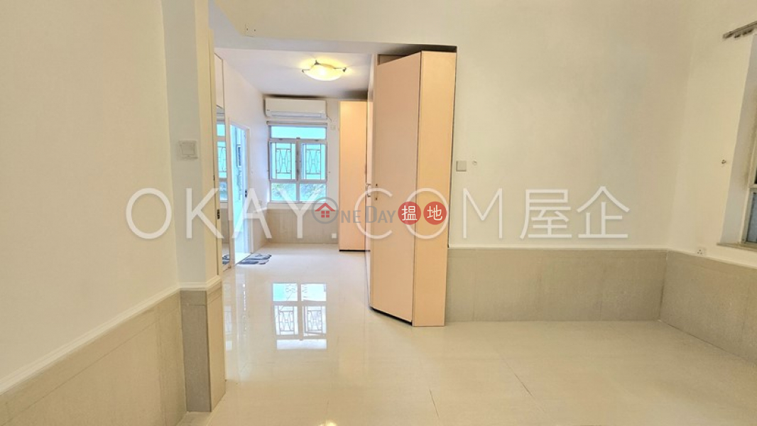 HK$ 30M Pine Gardens Wan Chai District Unique 2 bedroom with balcony & parking | For Sale