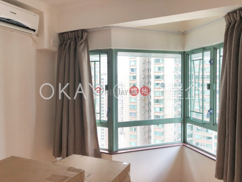 HK$ 34,000/ month Goldwin Heights | Western District Nicely kept 3 bedroom on high floor | Rental