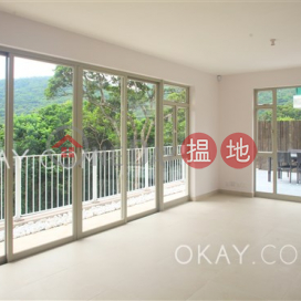 Nicely kept house with parking | For Sale | King Ying House (Block D) King Shan Court 瓊瑛閣 (D座) _0