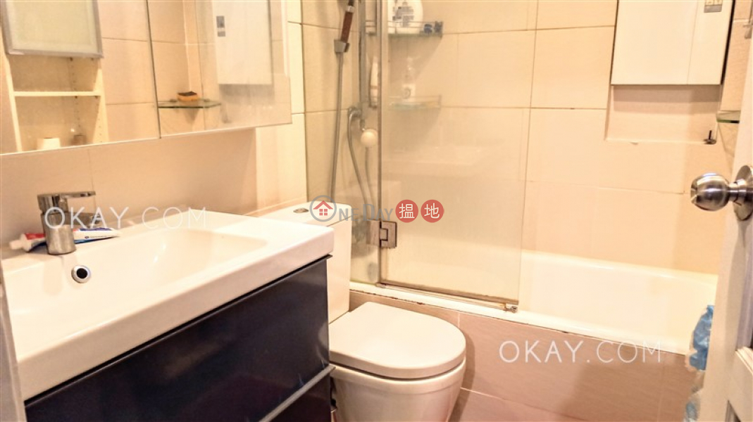 Property Search Hong Kong | OneDay | Residential | Rental Listings Intimate 3 bedroom in Sheung Wan | Rental