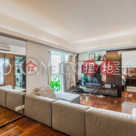 Charming 2 bedroom on high floor with balcony | For Sale | Centrestage 聚賢居 _0