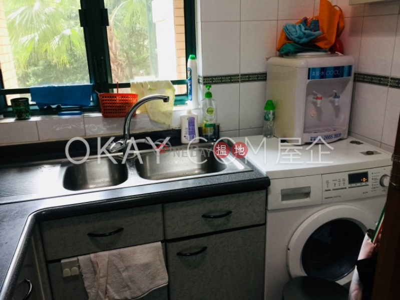 Nicely kept 2 bedroom in Mid-levels Central | For Sale | Hillsborough Court 曉峰閣 Sales Listings