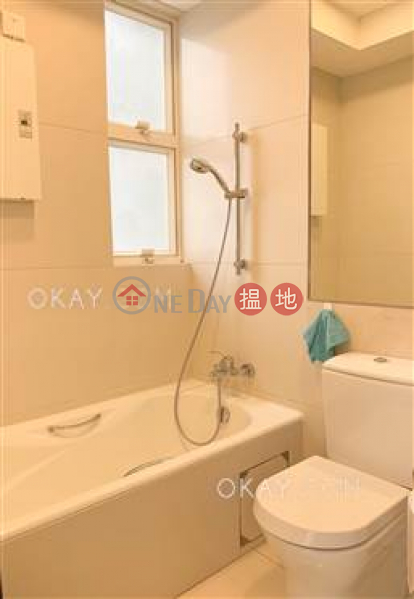HK$ 25,000/ month | The Icon, Western District Popular 1 bed on high floor with harbour views | Rental