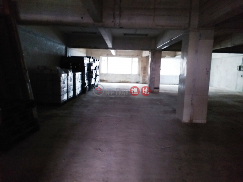 3 adjoining industrial units at Wai Yip Street / Hoi Yuen Road junction Roundabout for sale | Mai Tak Industrial Building 美德工業大廈 Sales Listings