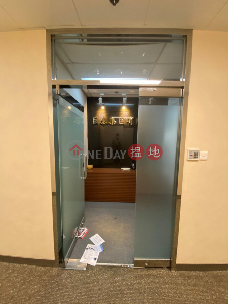 Room 4011, Tower 2, Metroplaza, 223 Hing Fong Road, Kwai Chung 223 Hing Fong Road | Kwai Tsing District | Hong Kong, Rental HK$ 25,000/ month