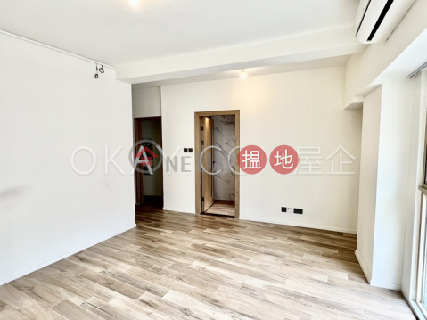 Unique 1 bedroom in Mid-levels Central | Rental | St. Joan Court 勝宗大廈 _0