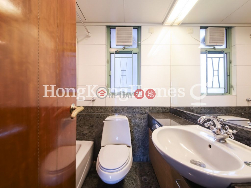 HK$ 32,000/ month, Royal Court Wan Chai District, 3 Bedroom Family Unit for Rent at Royal Court
