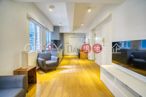 Gorgeous 2 bedroom in Sheung Wan | Rental | Hang Fat Building 恆發大廈 _0