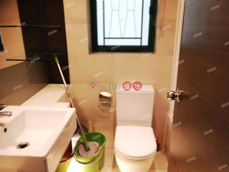 Property Search Hong Kong | OneDay | Residential, Rental Listings | Tower 2 Grand Promenade | 3 bedroom Low Floor Flat for Rent