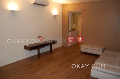 Gorgeous 1 bedroom with balcony | For Sale|Celeste Court(Celeste Court)Sales Listings (OKAY-S24406)_0
